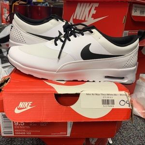 New Nike air max women’s Thea size 9.5 running
